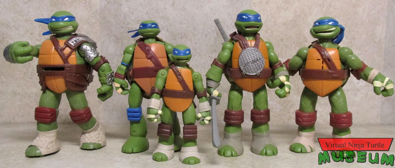 Deluxe Leonardo figures
